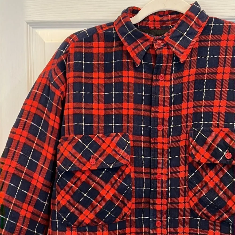 Thick warm lumber Jack Shacket Men’s M vintage red & navy quilted